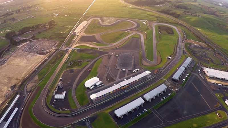 Come on down to Hampton Downs Motorsports Park for an unforgettable V8 Muscle Car Experience!